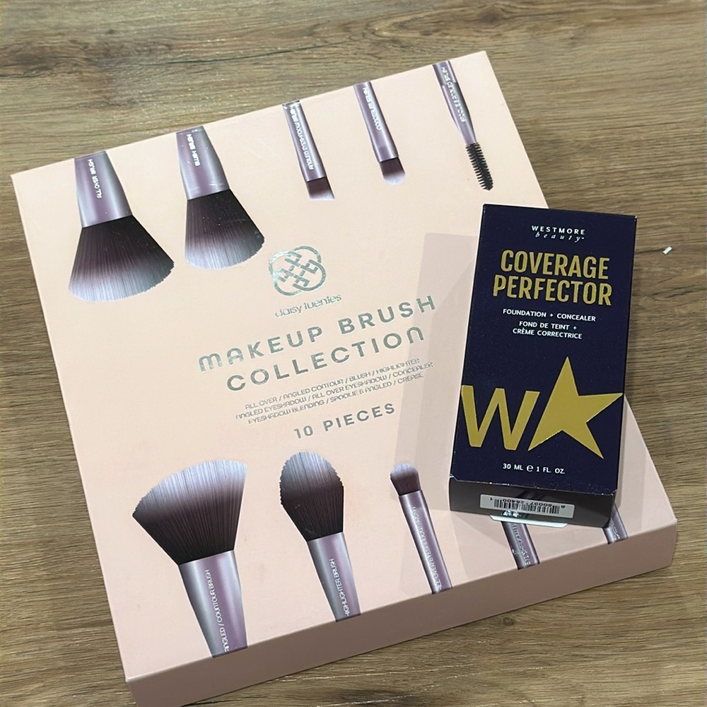 NWT Westmore Beauty Coverage Perfecter Concealer / Foundation & 10-Pack Brushes!